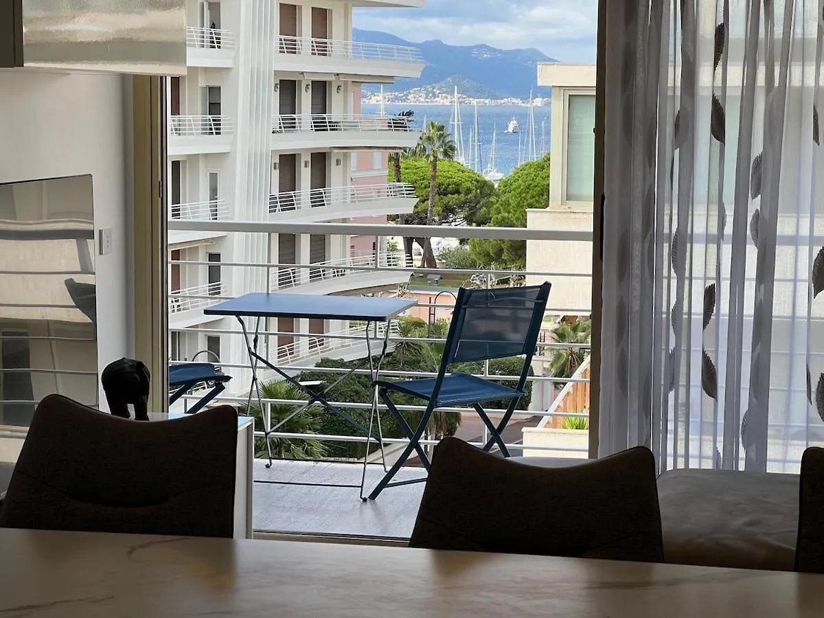 Apartment Sea View, Top Floor Facing Port Canto In Palm Beach Cannes